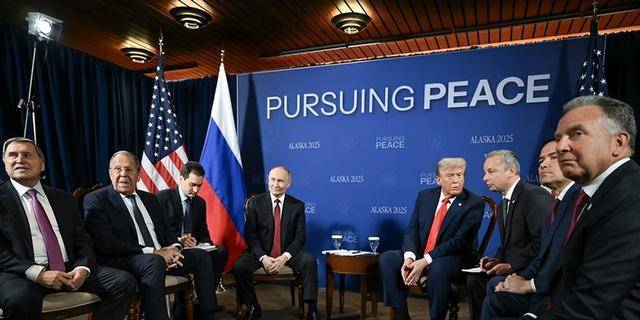 特朗普说俄是“纸老虎”的原因 外交破局与战场现实